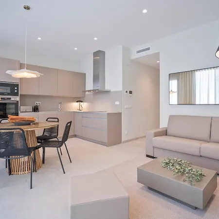 Spaces Garden Condo-2 Bedrooms, 2 Bathrooms, Garden Terrace, Near Center, Sleeps Up To 6- Monthly Only Daire *