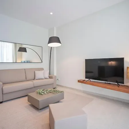Apartament Spaces Garden Condo-2 Bedrooms, 2 Bathrooms, Garden Terrace, Near Center, Sleeps Up To 6- Monthly Only Sitges