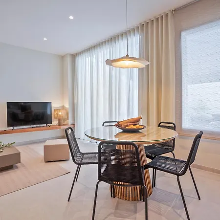 Daire Spaces Garden Condo-2 Bedrooms, 2 Bathrooms, Garden Terrace, Near Center, Sleeps Up To 6- Monthly Only Sitges