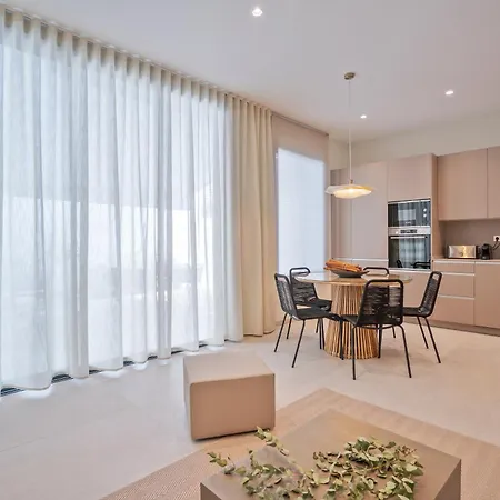 Spaces Garden Condo-2 Bedrooms, 2 Bathrooms, Garden Terrace, Near Center, Sleeps Up To 6- Monthly Only Apartment *